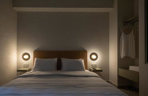 FOS Luxury Suites - Photo 47