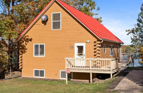 Lakefront Getaway with Kayaks, Fire Pit and Views - Foto 34