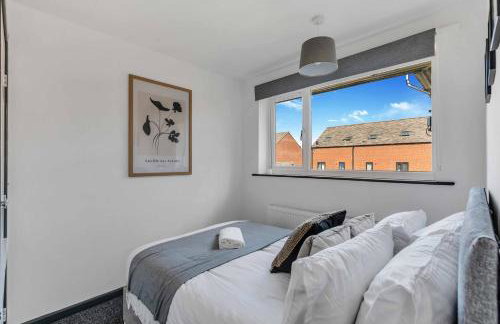 Group-Friendly 4-BR Home with Space & Comfort - Foto 5