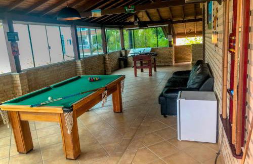 Casa espaçosa com sala de jogos interna e externa - Photo 45