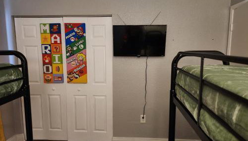 Beautiful 2-Bedroom Condo Near Universal and other Orlando Attractions, King Bed & Wi-Fi - Foto 4