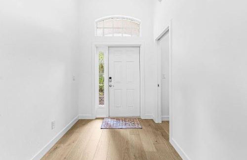 Relax, Play & Unwind in Paradise! Poolside Fun & Resort Vibes - Villa Sail Away - Foto 9