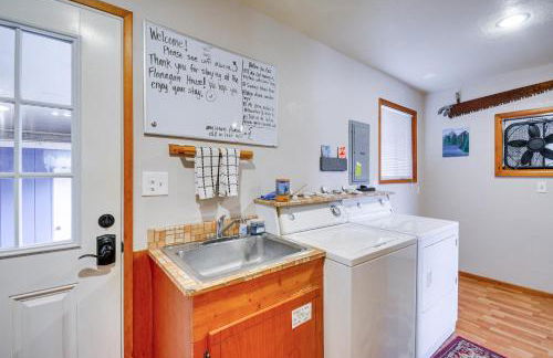 Cozy Washington Retreat with Deck, Walk to Beach! - Foto 10