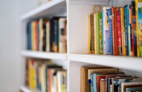 The Swiss Hill Farmhouse - 5 Bedrooms w Hot Tub - Foto 32