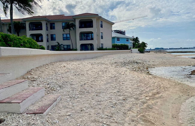 Oceanfront Condo on Seven Mile Beach - Photo 22