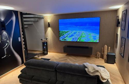 Maison privative avec piscine intérieure, spa, sauna, cinéma et billard - Foto 16