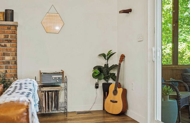 Lake Daze by Avantstay Lakefront w/ Modern Interior, Enclosed Porch & Hot Tub - Foto 7