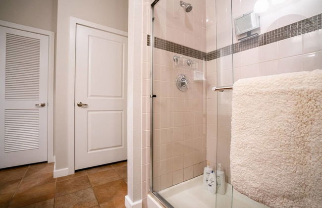 Elegance & Elevation: Mile High Condo in Highland - Foto 15