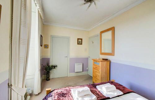 GuestReady - Historic Edinburgh Old Town Apartment - Photo 21