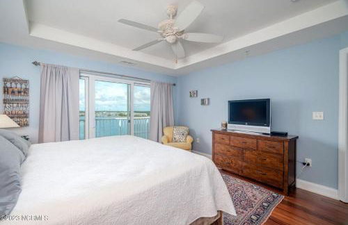 Waterfront Resort , World Class Marina & Slip - Foto 4