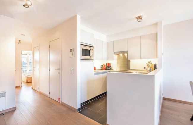 Apartment Near Sandy Beach in Coastal Area - Photo 4