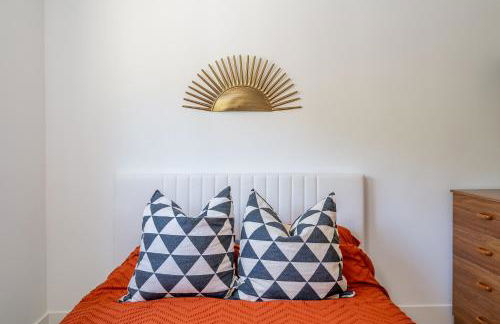 Newly remodeled home w pool & private back yard - Foto 30