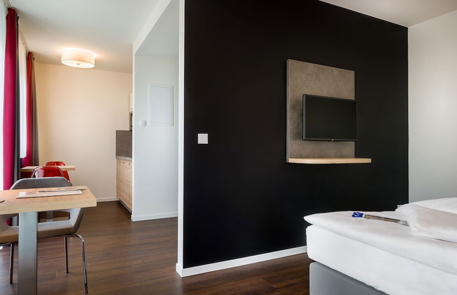 Signature East Hotel Apartment - Photo 15