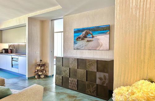 Luxury Seafront Apartment - Beach Access - Parking & WiFi - by Coral Property - Foto 25