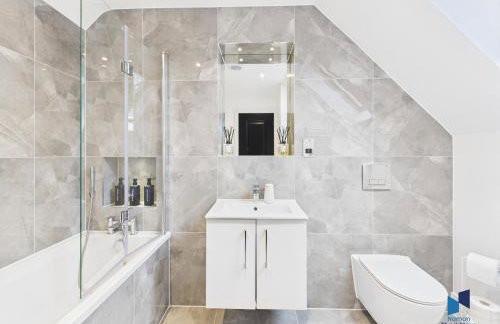 Luxurious 4-Bed Home, Sleeps 12, Free Parking - Foto 10