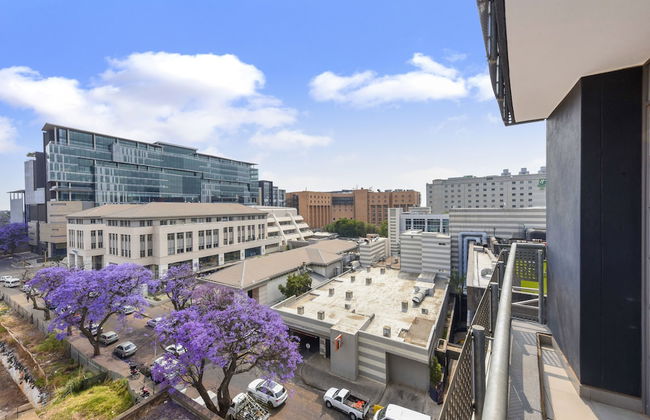 Easy Stay - The Median - Photo 42