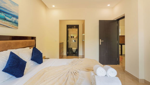 Alaya Stays Luxfort 1 BHK Apartment - Foto 4, Habitación