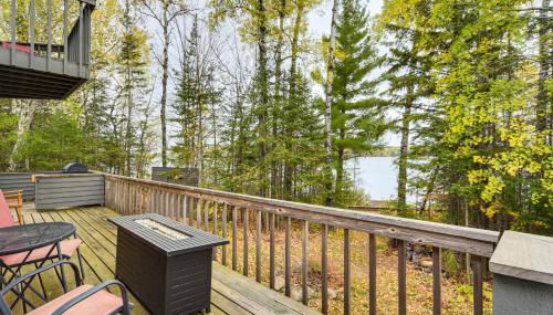 Private Peninsula! Modern-Rustic Fall Lake Cabin - Foto 4