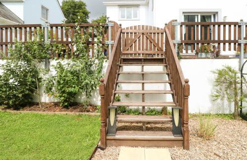 Charlecote House - Photo 2