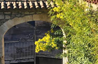 Maison charmante à Orgnac-l'Aven avec piscine partagée. - Photo 11