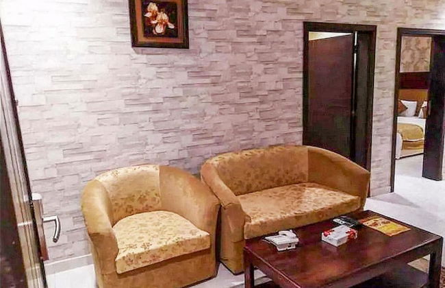 Al Ghubaishi Plaza - Photo 30