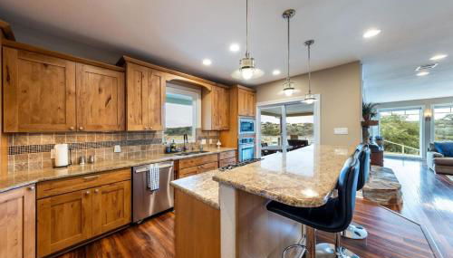 5BR 3BA Spicewood Prime Waterfront w Dock, Theater and Game Room by Austin Vacay - Foto 5