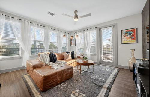 Luxury 2BR Cedr Sprgs area with Parking, Pool, Gym - Foto 76