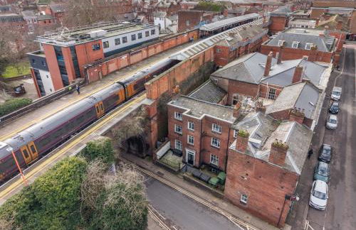 6 BR 4 Bath Central Worcester Sleeps 12 - Foto 10