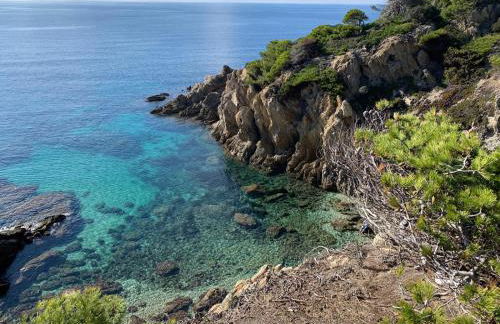 L'Odyssée provençale, un duplex de charme de 2 chambres au pied du village médiéval de Bormes-les-Mimosas, offrant des prestations haut de gamme et une superbe vue sur le Massif des Maures - Foto 32