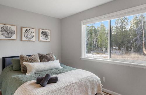 Cozy A-Frame Retreat - Hot Tub, Forest Views - Photo 34