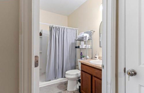 5BR Oasis with 3 Spa-Like Baths - Foto 26