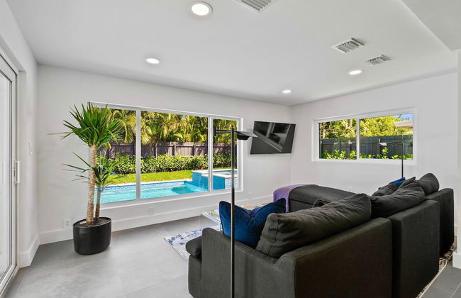 Stunning Poolside Luxury Retreat - Foto 5