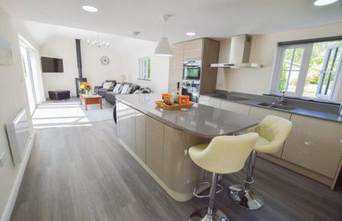 Sunnyside Barn - Photo 1