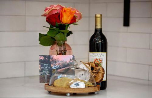 Feed Deer and Chickens Cozy Cottage 8 min to Boerne - Photo 48