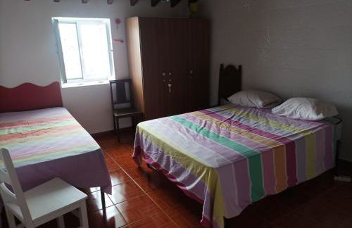 Blue And Gold Cozy Home - Photo 6