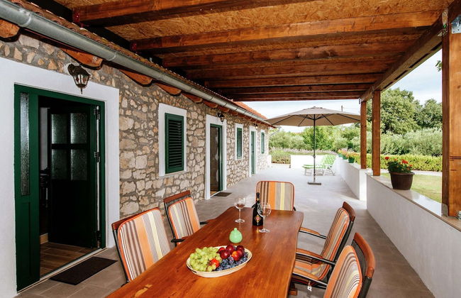 Private Estate With 2 Infinity Pools - Foto 32