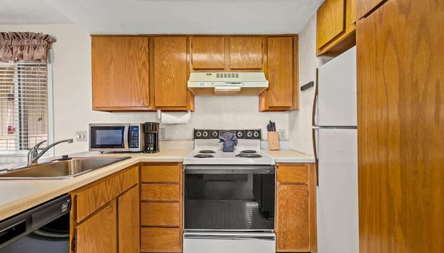 Sleeps 4 Private Balcony w Views Heated Pool - Foto 5, Habitación