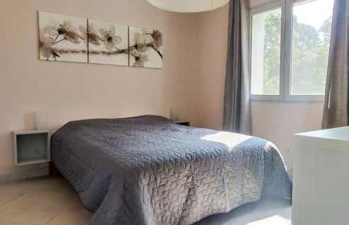 Beautiful Home In Besse Sur Issole With Wifi - Photo 16