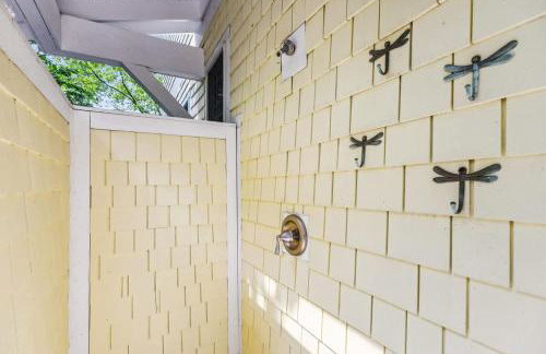 Coastal Cottage by Juniper Holiday + Home - Photo 41