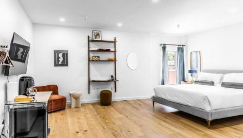 DTWN Bangor, Historic Hotel, KING BED, WIFI, Roku TV, Room # 403 - Foto 3