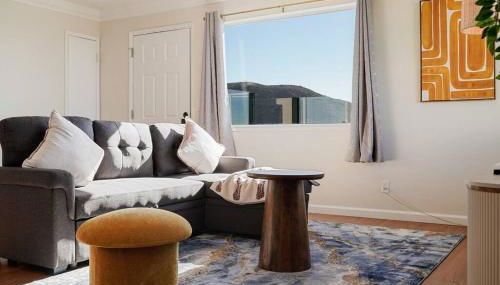 Mountain View 2BR Retreat with Private Deck - Photo 5