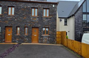 Luxury 3 Bedroom Welsh Valley Retreat With Superfast Wifi - Photo 3
