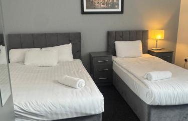 4 BR, Large & Modern Private House Central Location - Photo 4