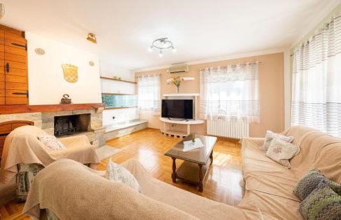 Awesome Home In Trilj - Photo 3