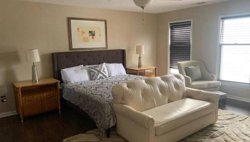 Large near Shops/Dining & easy access to freeway - Foto 4