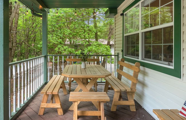 Ridge Retreat by Avantstay Game Room Covered Porch Fire Pit - Photo 4