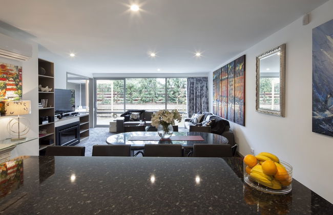 22 Hallenstein Apartments by Staysouth - Photo 34