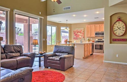 North Phoenix Home with Pool Hike, Swim and Shop! - Foto 7