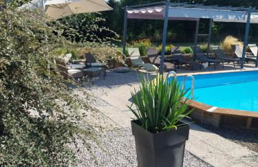 Beautiful 2 bed cottage with swimming pool - Foto 45