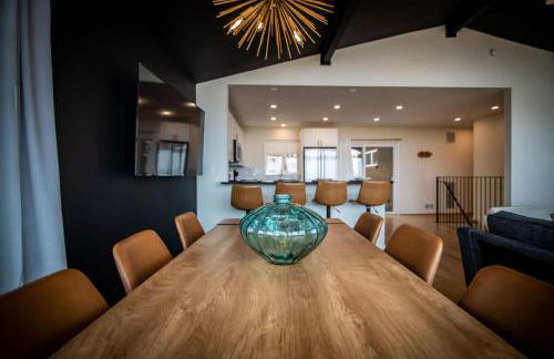 Luxurious Retreat with Stunning Views Sleeps 16) - Foto 11